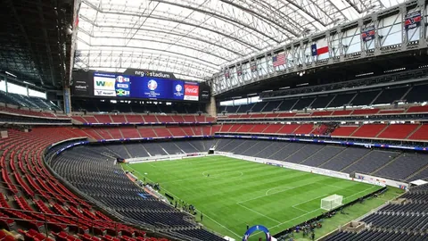 何詩蓓周五晨間展開100米自由泳决战，向短池世锦赛纪录发起冲击并力争奖牌