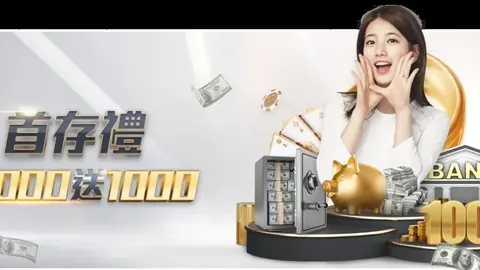 C罗海滨度假秀健硕身材，仅着泳裤